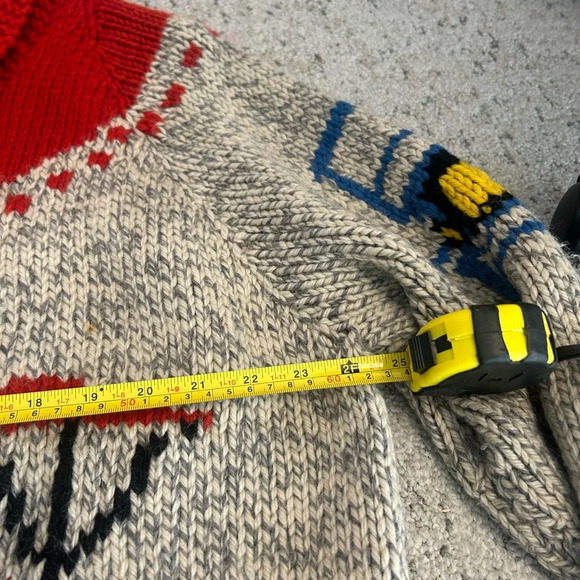 XXL cowichan handcrafted wool sweater with a “transportation” theme- incredible - Picture 8 of 15